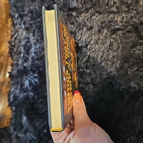 📚 3:15 Season One: Things That Go Bump in the Night - Picture 4 of 5